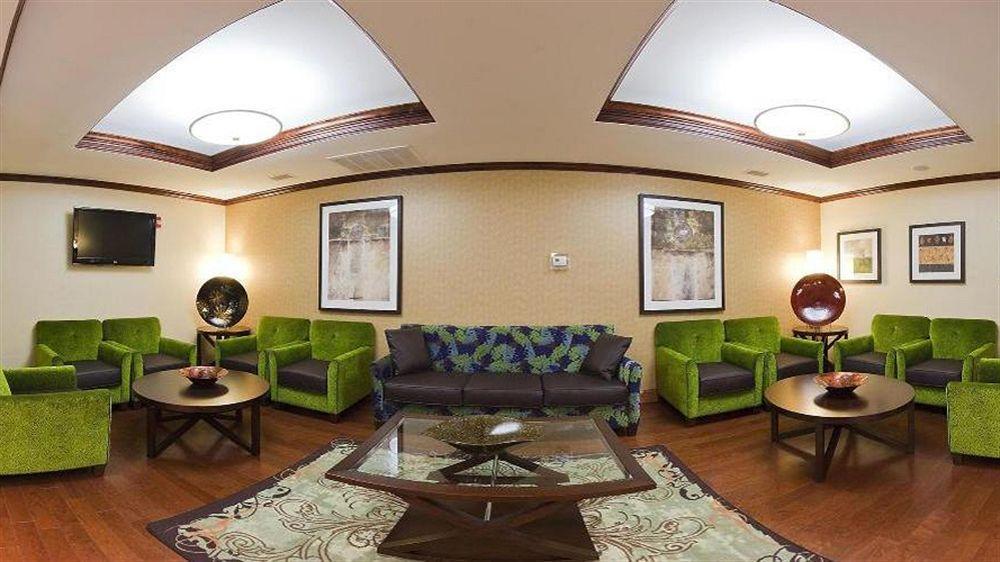 Holiday Inn Express & Suites Fredericksburg By Ihg Esterno foto