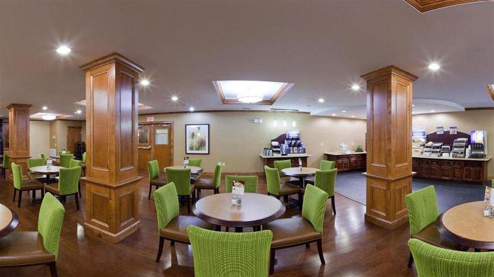 Holiday Inn Express & Suites Fredericksburg By Ihg Esterno foto
