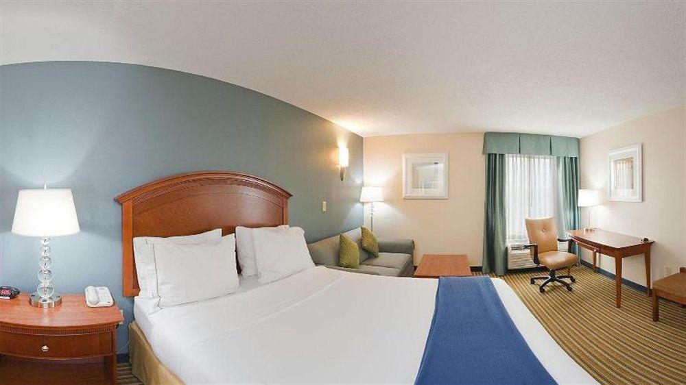 Holiday Inn Express & Suites Fredericksburg By Ihg Esterno foto