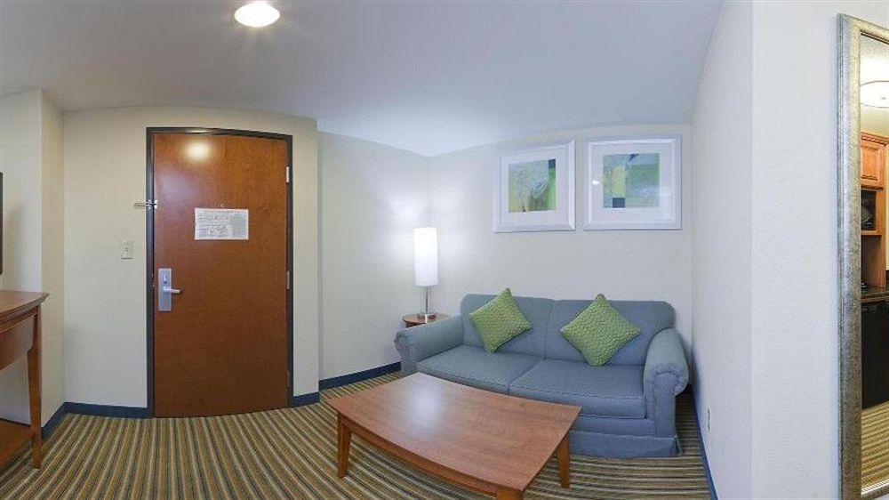 Holiday Inn Express & Suites Fredericksburg By Ihg Esterno foto