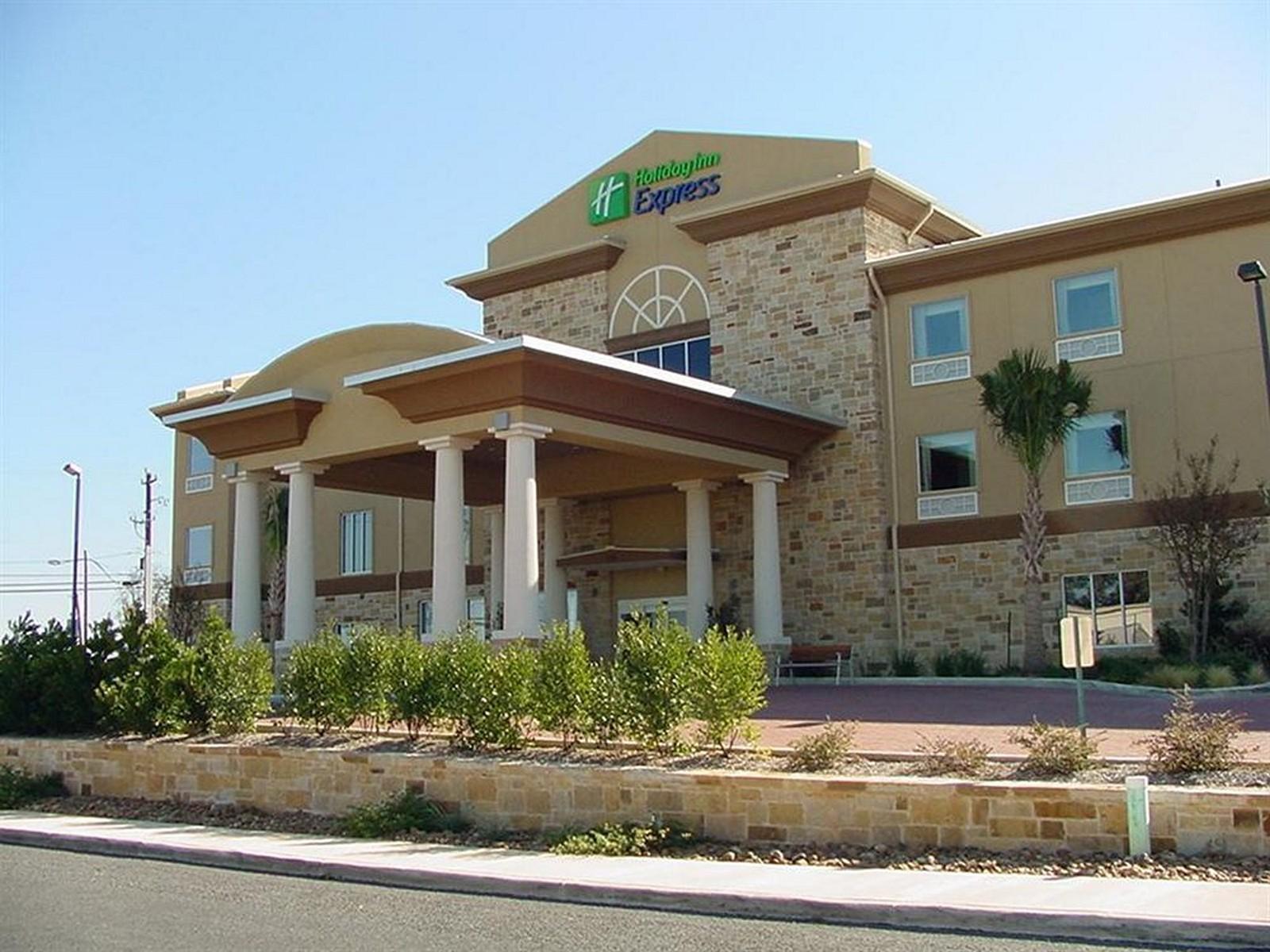 Holiday Inn Express & Suites Fredericksburg By Ihg Esterno foto