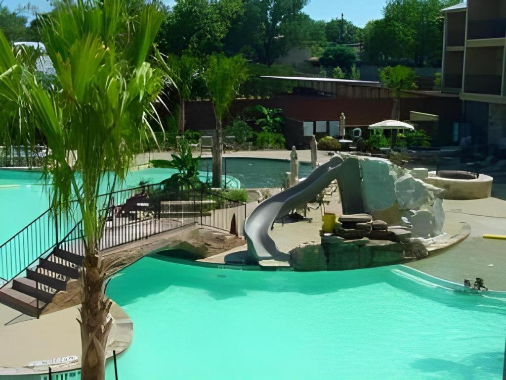 Holiday Inn Express & Suites Fredericksburg By Ihg Esterno foto