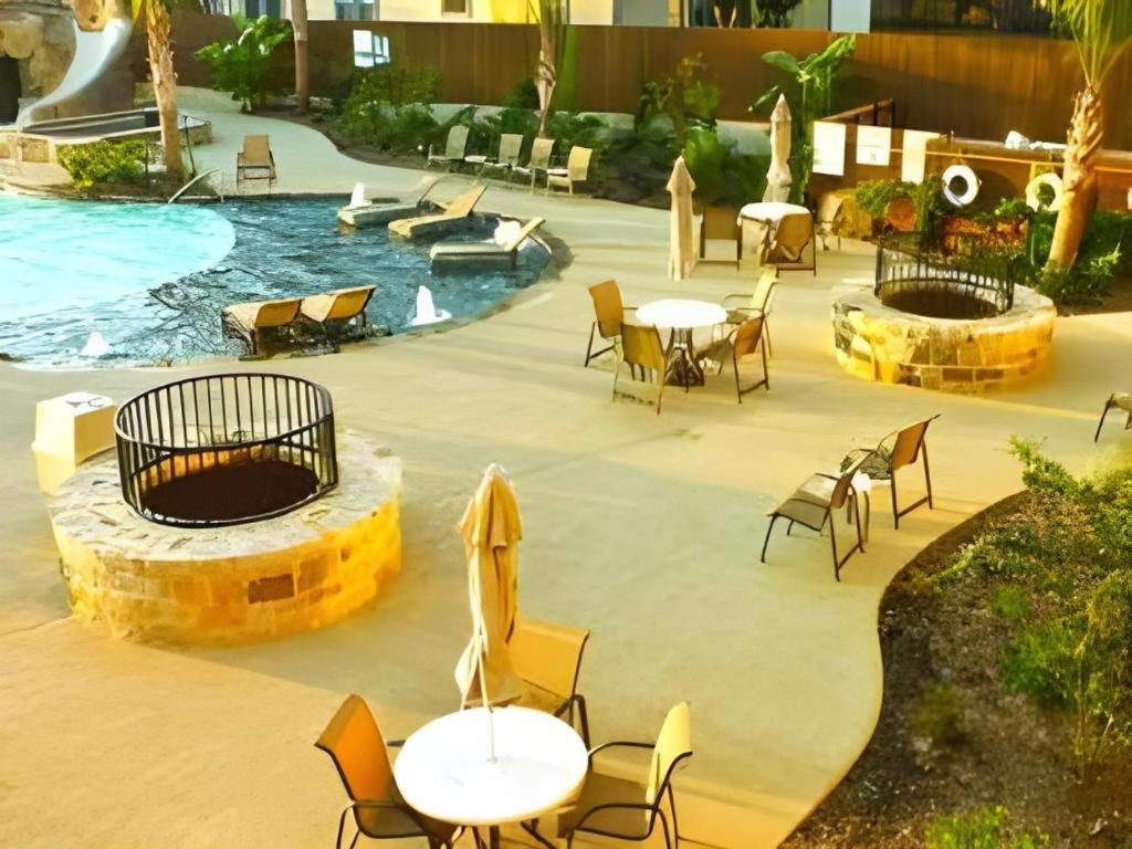 Holiday Inn Express & Suites Fredericksburg By Ihg Esterno foto