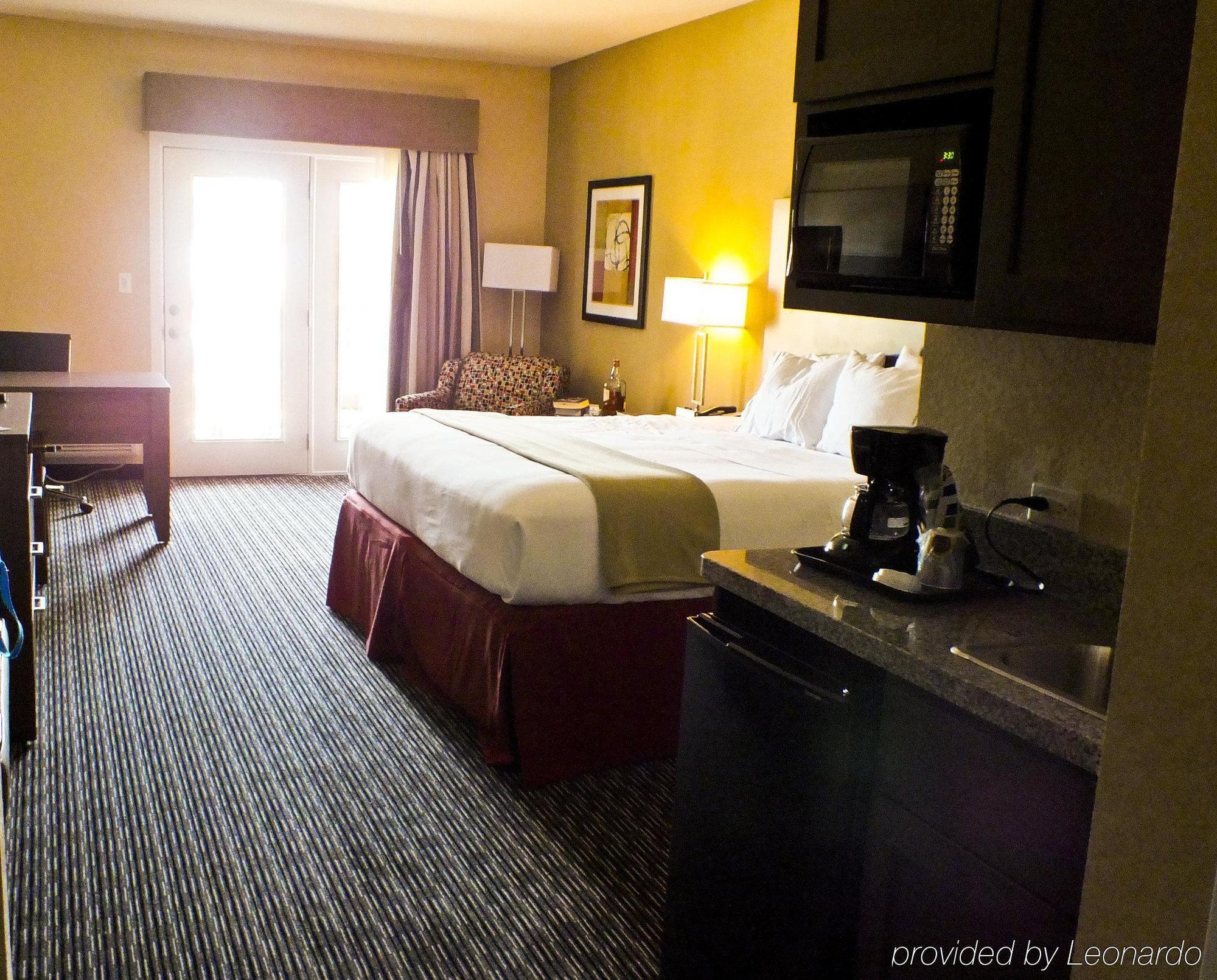 Holiday Inn Express & Suites Fredericksburg By Ihg Camera foto